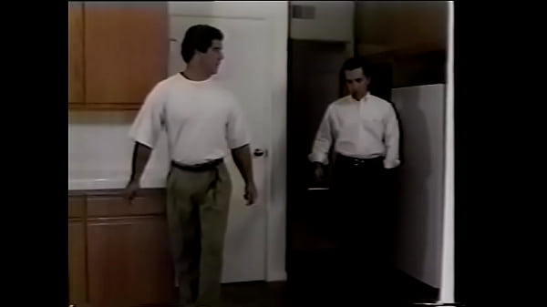 L'agente immobiliare conosce alcuni trucchi che gli permettono di avere successo in quel business e il suo livello di vendite è molto più alto di quello delle altre persone che lavorano in quel brunch